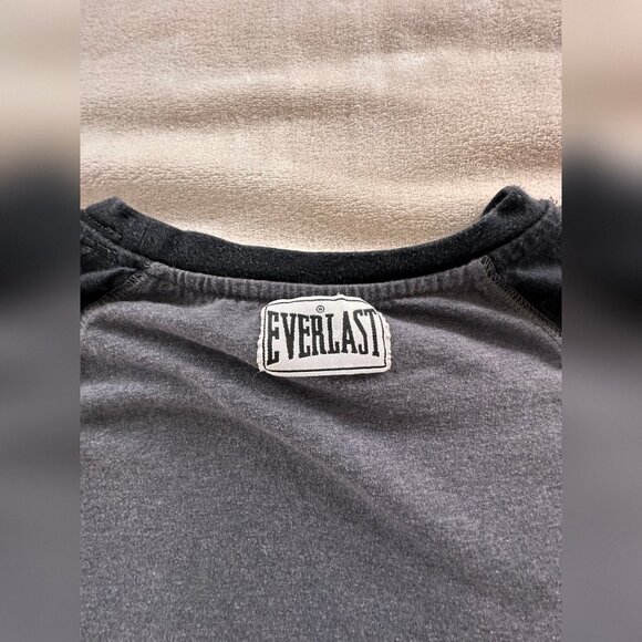 Everlast Cutoff Tee Bundle (3 Shirts, XL) – Black, Red & Gray - Picture 9 of 14